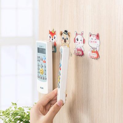Combo 5 Móc Dán Tường Treo Điều Khiển Tivi, Máy Lạnh Hình Thú
