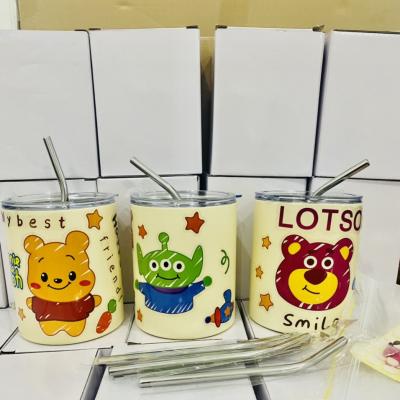 Ly Nước Giữ Nhiệt Stiker Dán Gấu Dâu, Gấu Pooh, Ba Mắt 300m