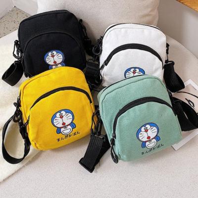 Túi đeo chéo in hình doraemon