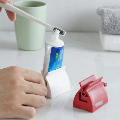 Dụng cụ nặn kem đánh răng mini
